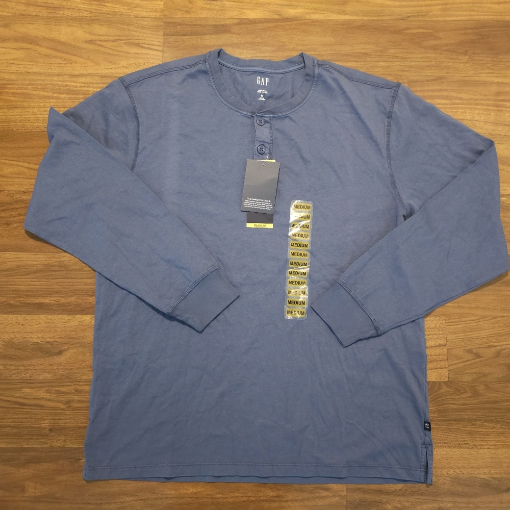 Gap Long Sleeve Shirt Size M  Men's Color Blue